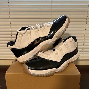 Jordan 11 Retro Low Emerald
